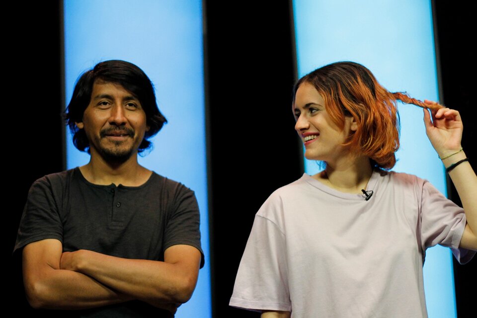 Franco Cruz y Bruna Belaunzarán en la presentación del ciclo audiovisual.