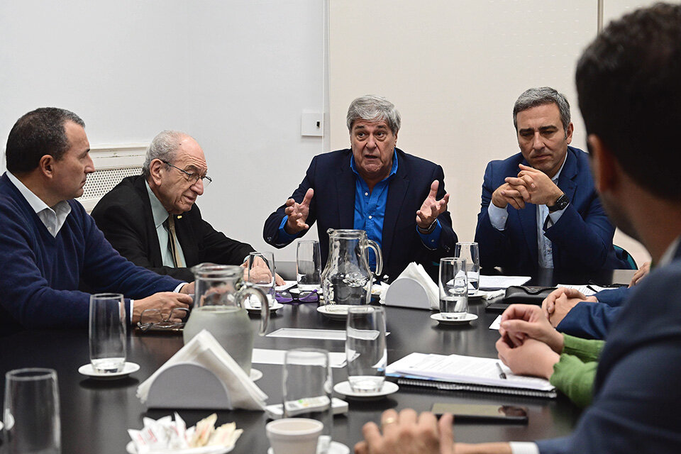 Los dirigentes Fabio Acosta y Elías Soso y los diputados Rubeo y Martínez. (Fuente: Sebastián Granata)