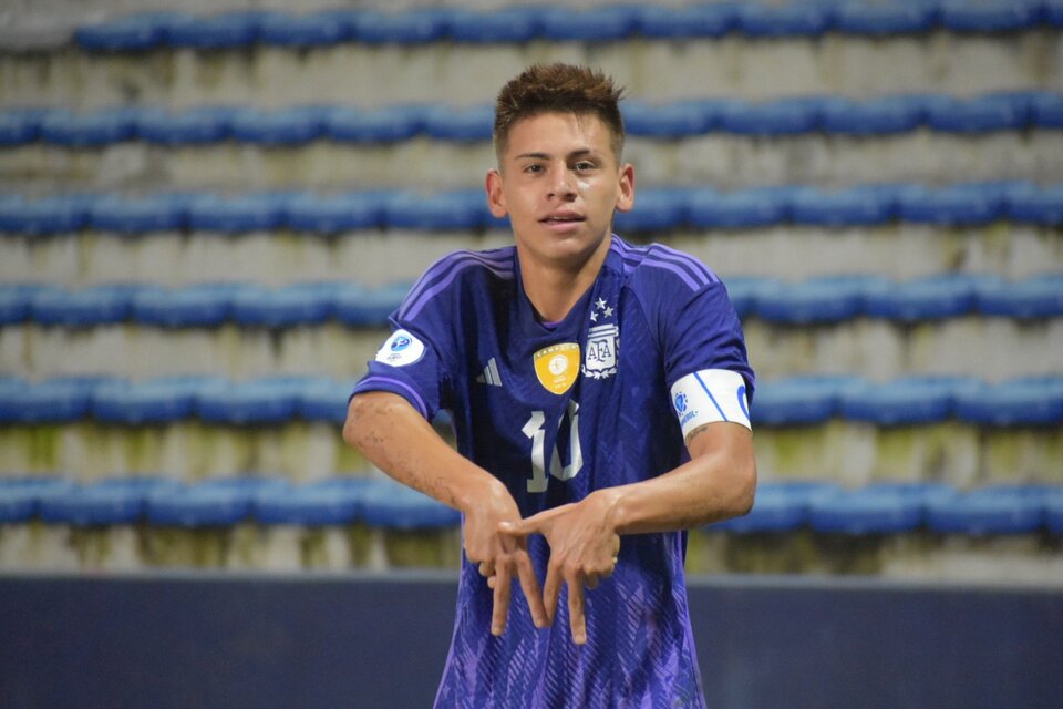 Claudio "Diablito" Echeverri. El jugador de River es figura y capitán del Sub 17 (Fuente: Prensa AFA)