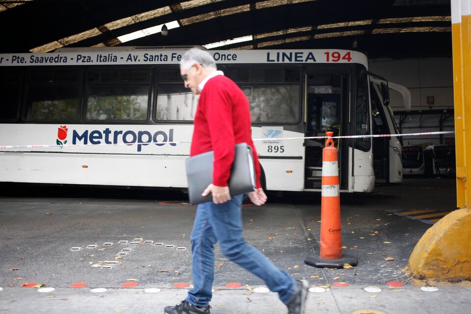 El paro de Metropol dejó a miles de personas sin transporte.  (Fuente: Carolina Camps)