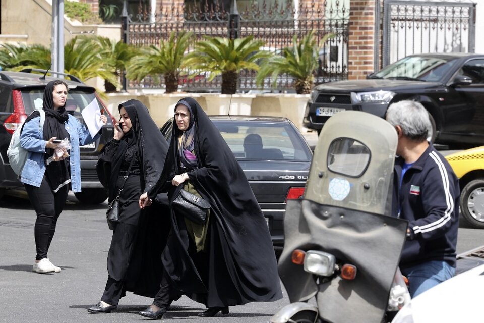 El hiyab es un velo que las mujeres musulmanas utilizan para cubrir su cabello y parte del cuello (Foto: AFP).