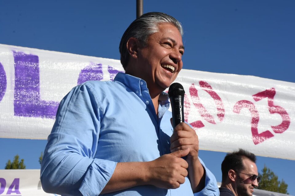 El gobernador electo recibió las felicitaciones de toda la primera plana de Juntos por el Cambio. (Foto: Twitter/Rolando Figueroa)