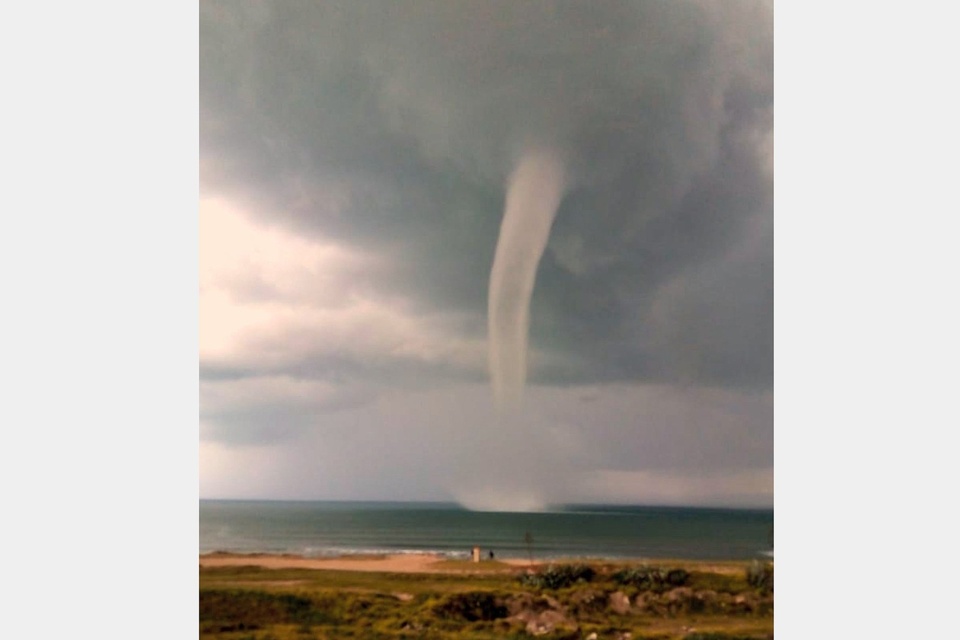 La impresionante tromba marina que sorprendió a los vecinos de Necochea