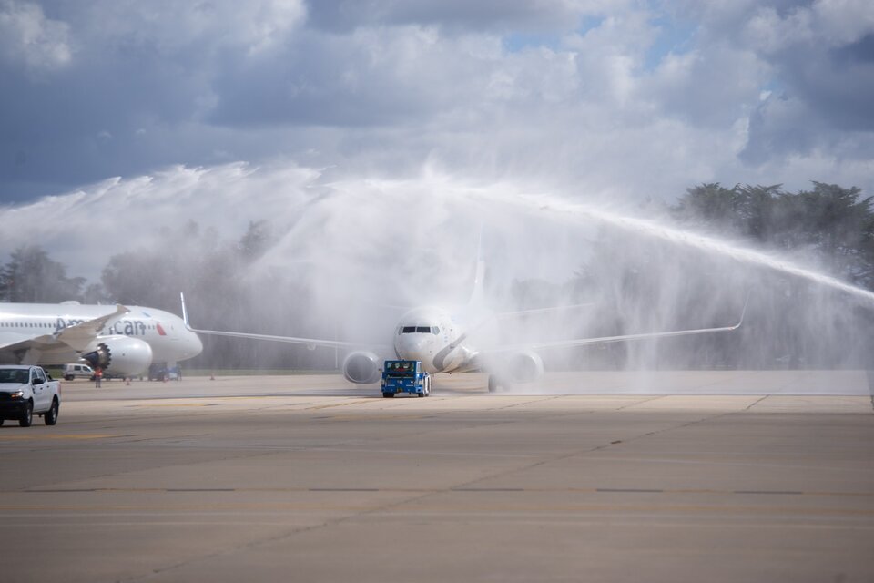 El bautismo de la nueva aeronave se realizó en el aeropuerto de Ezeiza.  (Fuente: Télam)