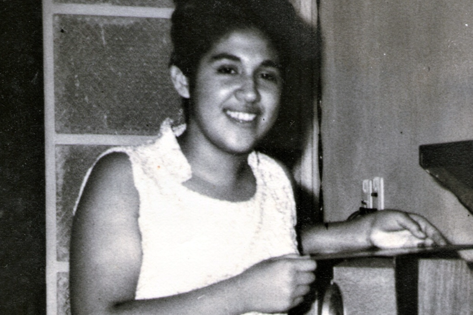 Gladys Porcel, en una foto de su casamiento, casi adolescente. (Fuente: Familia Porcel-Puiggioni)