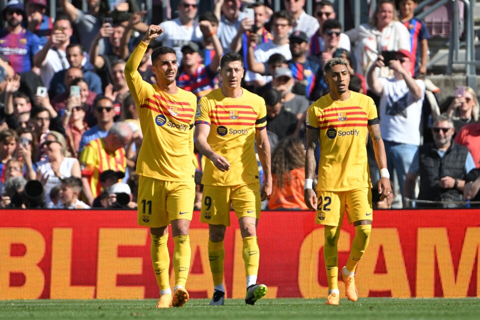 Torres levanta su brazo en el festejo de su gol (Fuente: AFP)