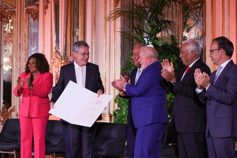 Chico Buarque recibió el Premio Camões que le había negado Jair Bolsonaro