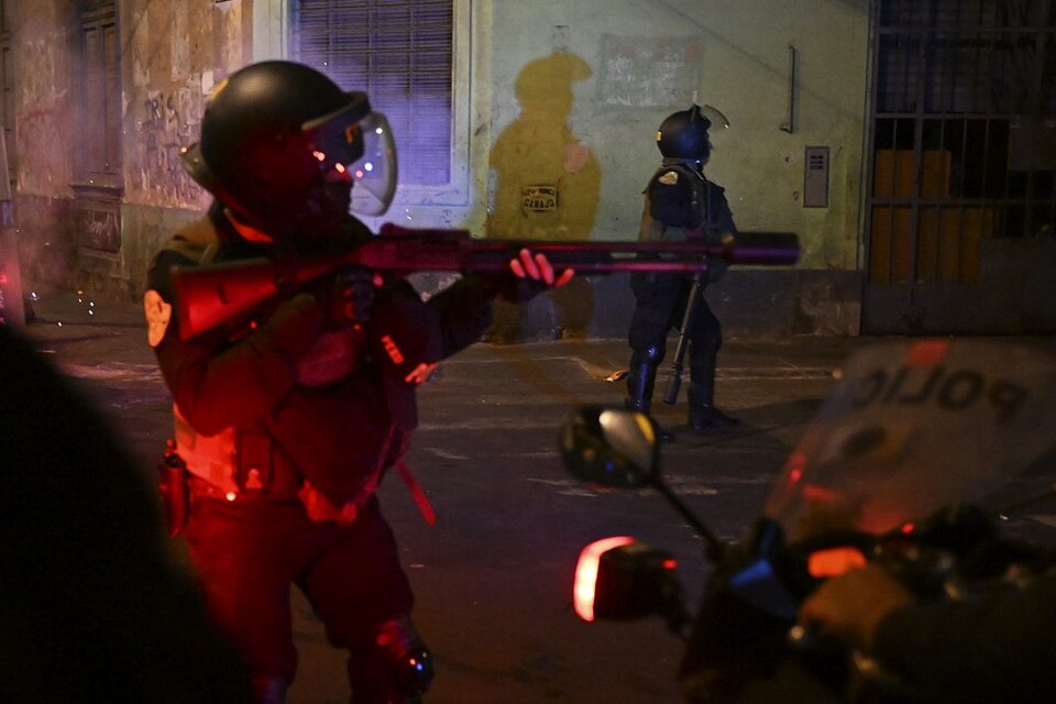 Human Rights Watch denunció la pasividad del gobierno de Dina Boluarte ante los abusos policiales (Fuente: AFP)