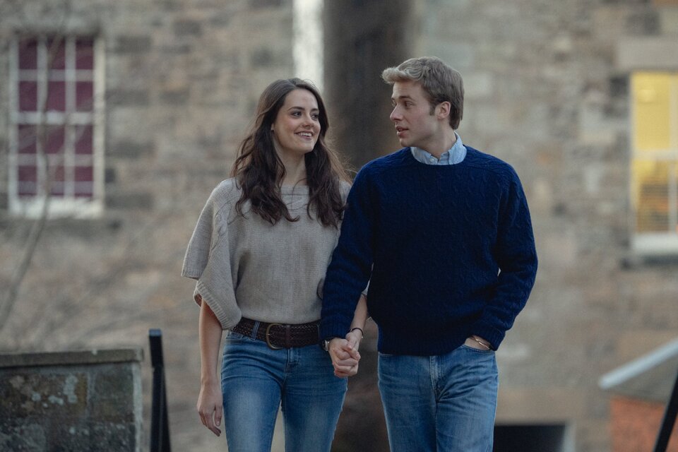 Ed McVey y Meg Bellamy encarnan al príncipe William y su esposa, Kate Middleton. Imagen: Netflix