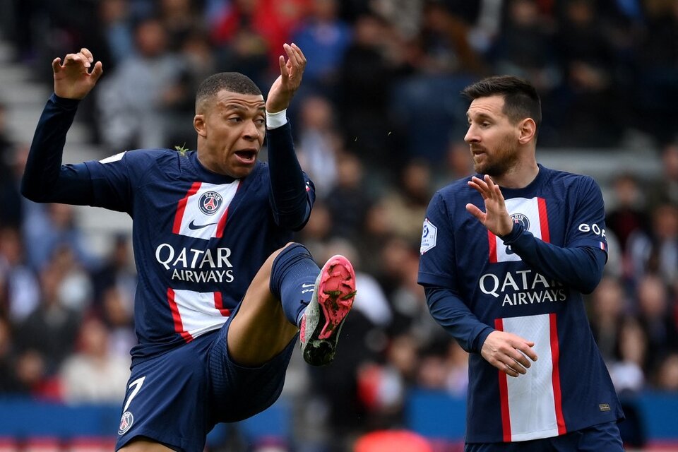 La dupla ofensiva Messi-Mbappé no alcanzó para doblegar al Lorient. (Foto: Franck Fife/AFP)