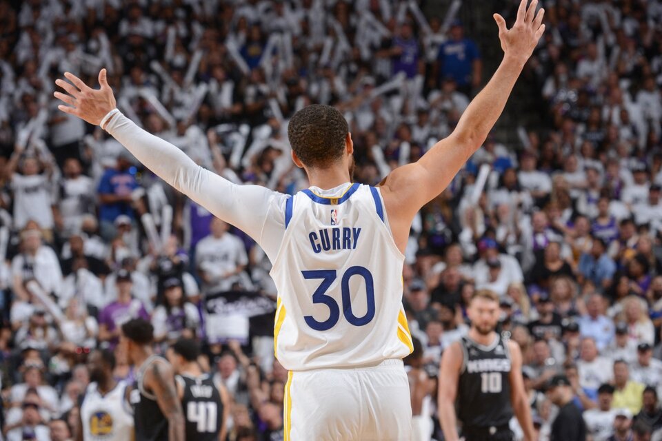 La celebración de Curry, la gran estrella en los triunfos de los Warriors (Fuente: AFP)