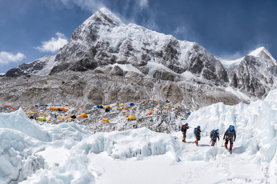 Tragedia en el Everest: murió un alpinista estadounidense (Fuente: AFP)