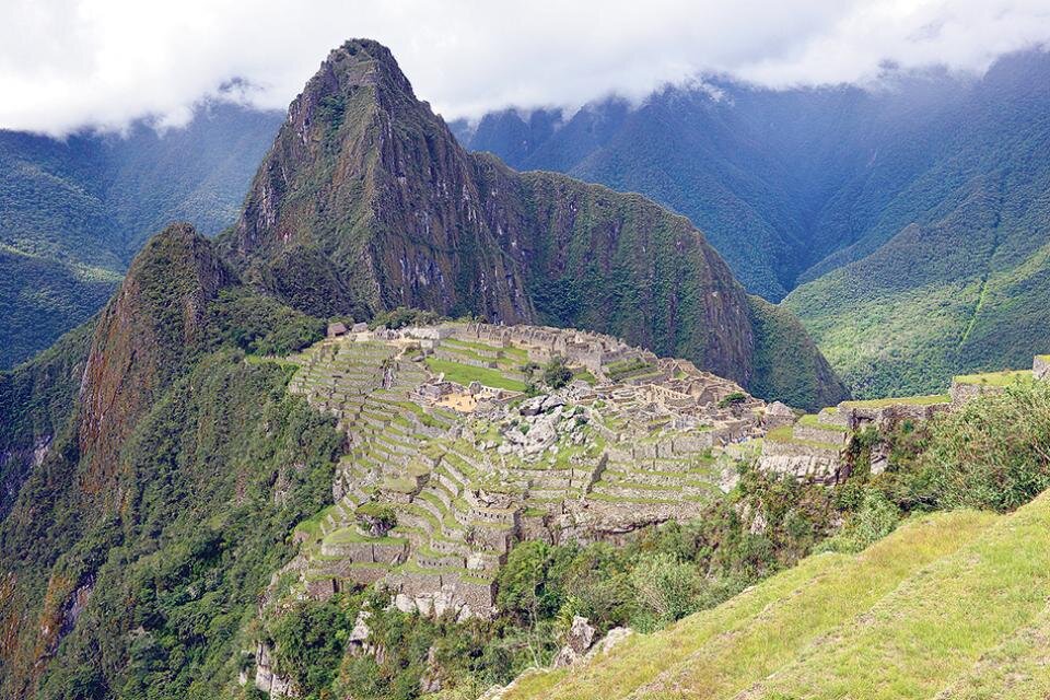 Los turistas fueron captados en el momento en que uno fotografiaba desnudo a otro en Machu Picchu (Foto: AFP).