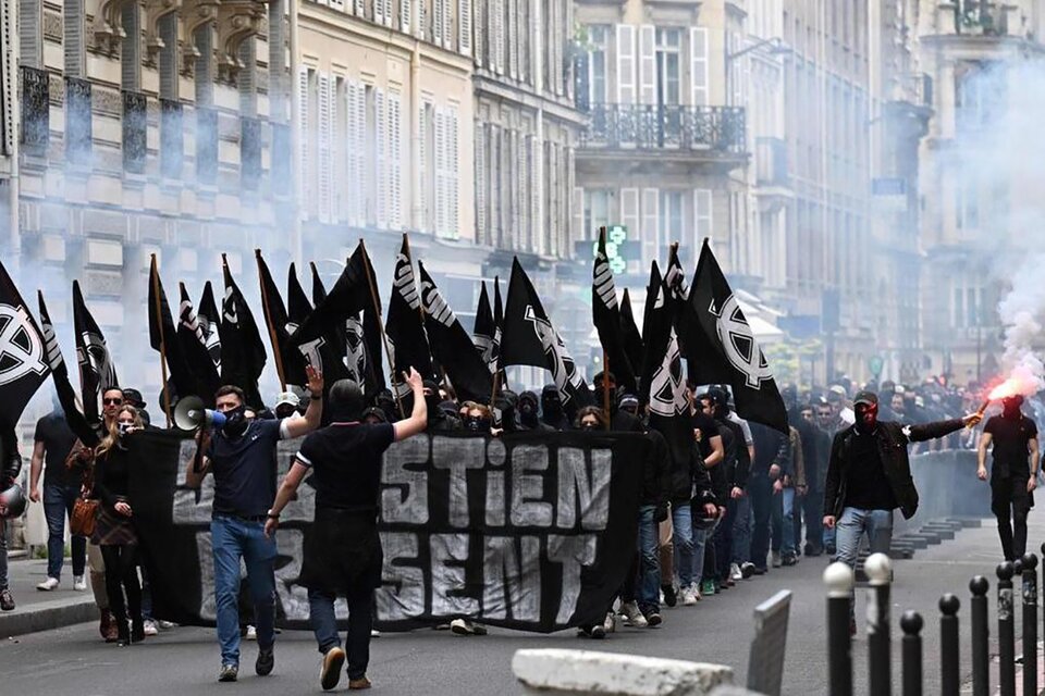 Unos 600 ultraderechistas tomaron las calles de París el sábado pasado.