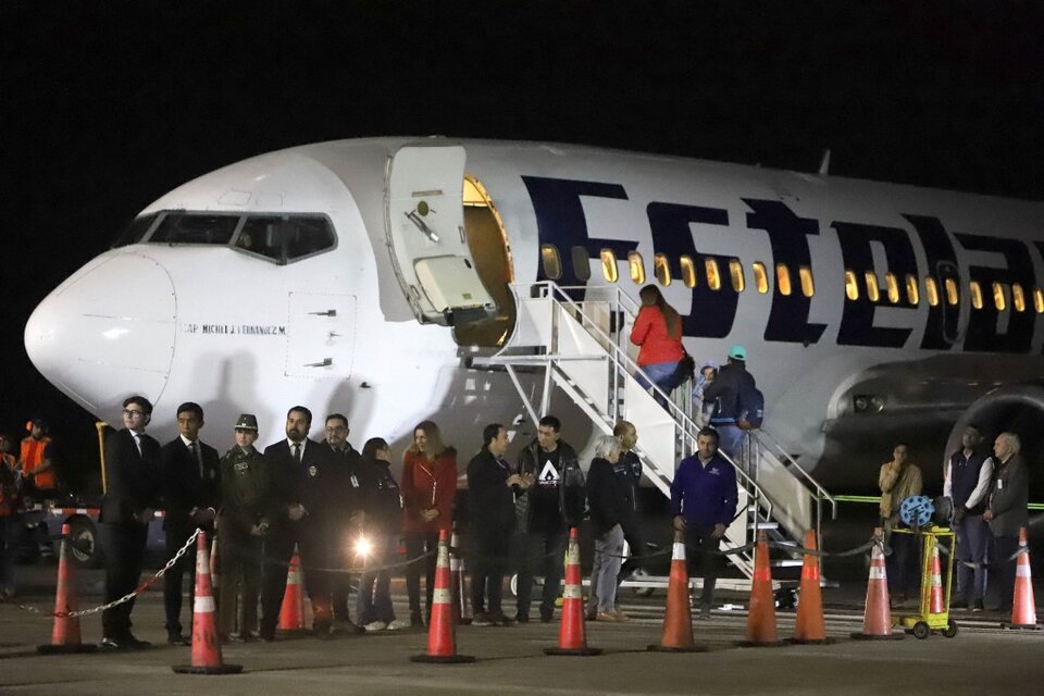 El primer vuelo humanitario de repatriación gestionado por el gobierno de Nicolás Maduro salió la semana pasada de la ciudad chilena de Arica con destino a Caracas, Venezuela. (Fuente: AFP)