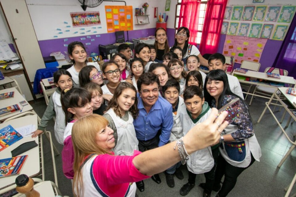 Espinoza en la Primaria 71 de Luzuriaga.