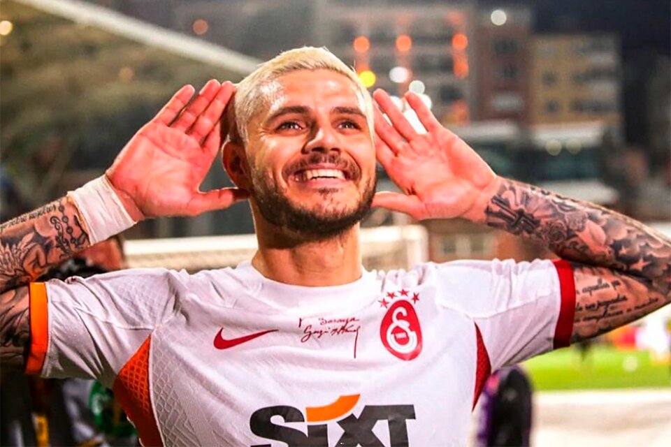 Icardi celebra ante la hinchada del Galatasaray (Fuente: Instagram)