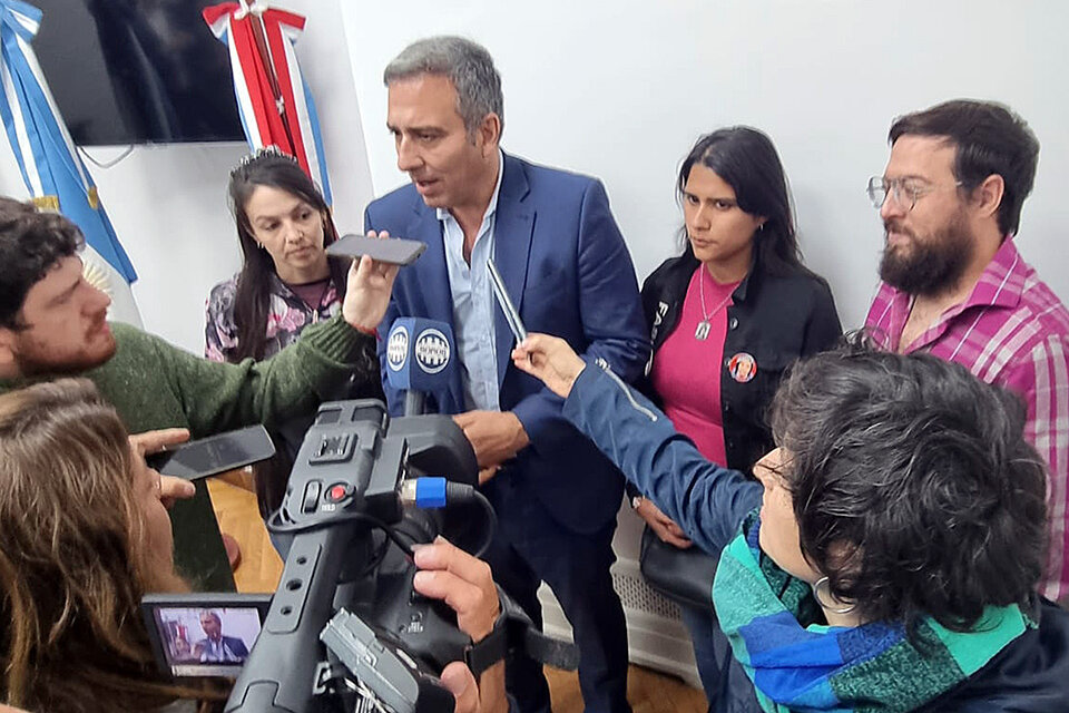 Cachi Martínez en conferencia de prensa.