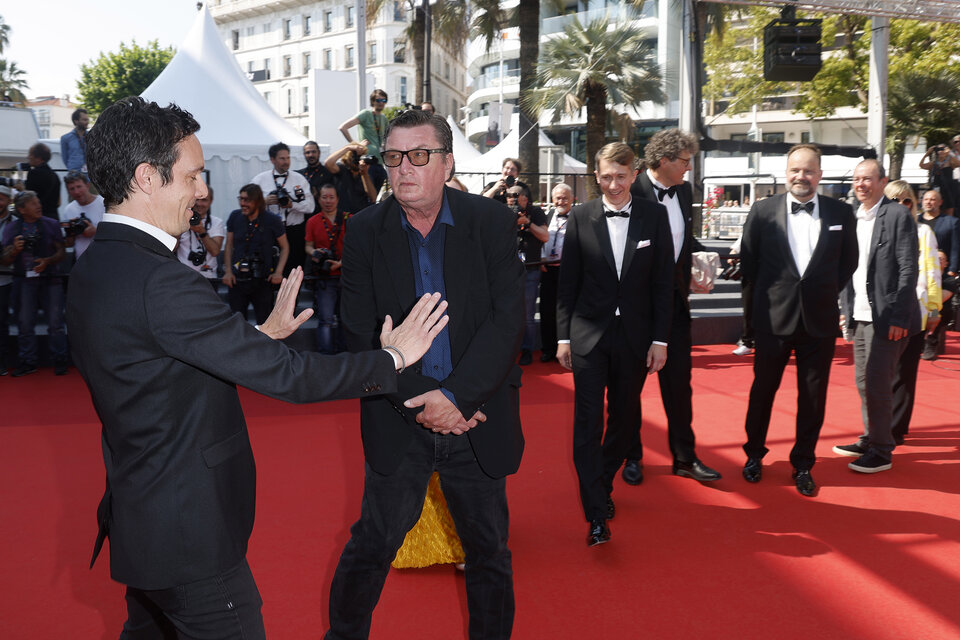 Aki Kaurismäki en alfombra roja del Festival de Cannes, este lunes.  (Fuente: EFE)
