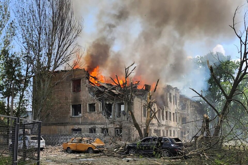 La clínica de Dnipro destruida por el bo,bardeo ruso. (Fuente: AFP)