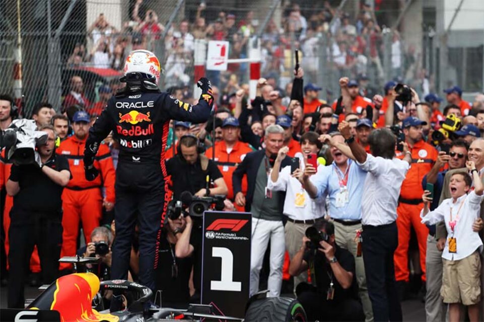 El neerlandés Max Verstappen festeja la obtención del GP de Mónaco. (Fuente: Fórmula 1)