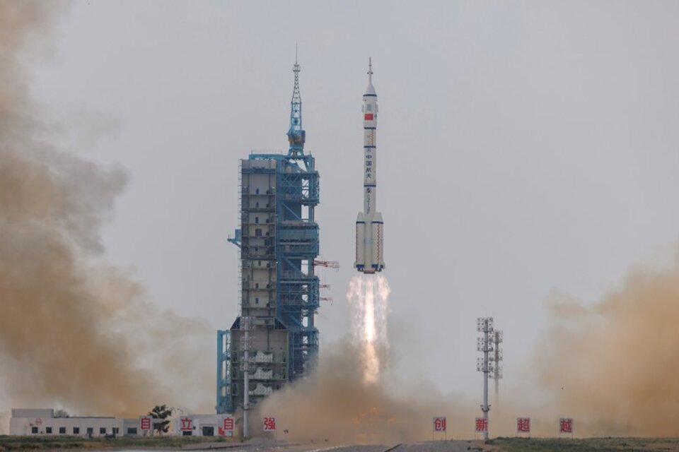 Los tres astronautas chinos llegaron a la estación espacial Tiangong  (Fuente: EFE)
