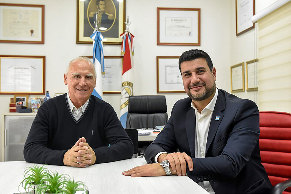 Intendente De Grandis y Cleri, precandidato a gobernador.