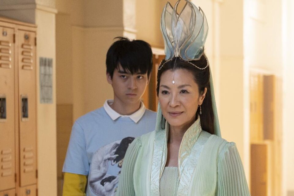 Michelle Yeoh se luce como una diosa china.