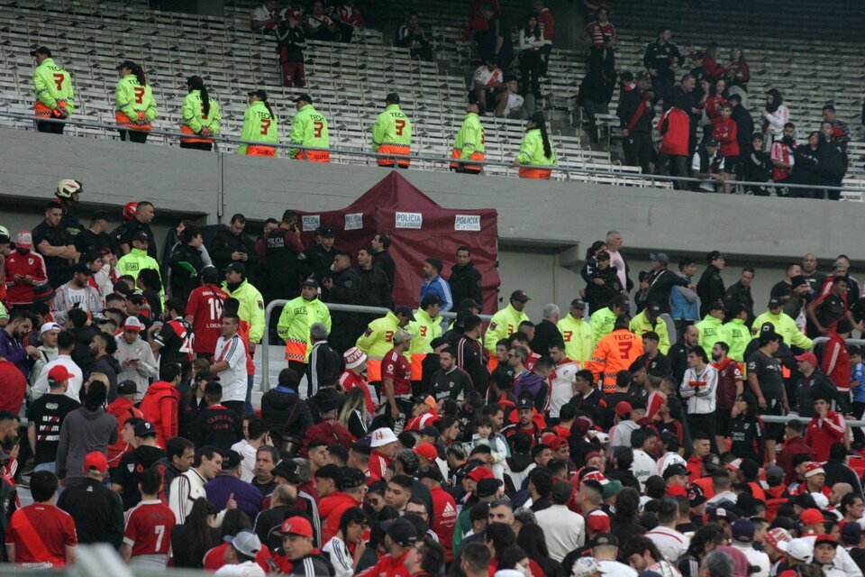 Levantaron la clausura de la tribuna Sívori desde donde cayó el hincha (Fuente: Alejandro Leiva)