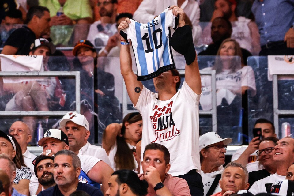 Durante la final de la NBA, la llegada de Messi a Miami no pasó inadvertida (Fuente: AFP)