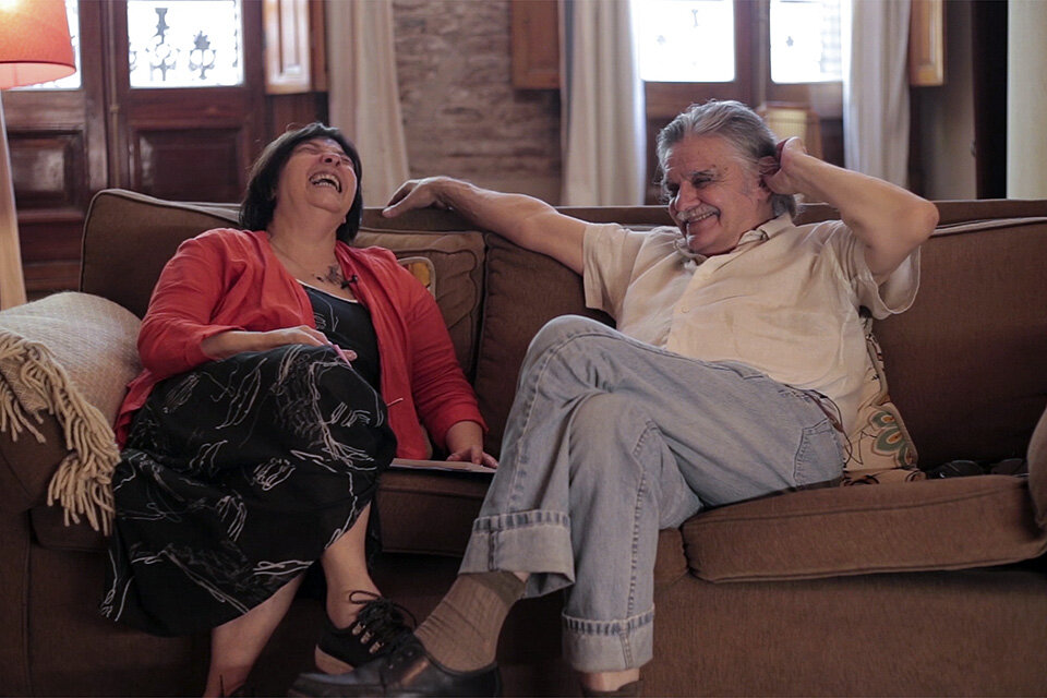 El diálogo entre Horacio González y Liliana Herrero enriquece la experiencia musical. 
