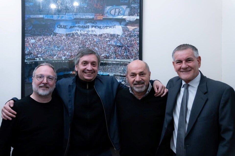 Martín Sabbatella, Máximo Kirchner, Mario Secco y Carlos Castagnetto, tras ceder los avales que necesitaba Daniel Scioli para postularse. 