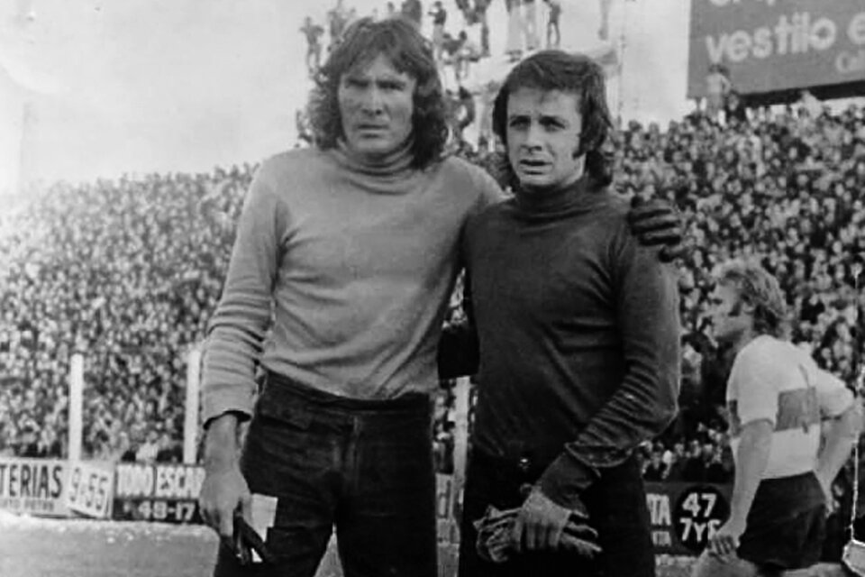 Antonio Piovoso y el Loco Gatti, cuando compartieron plantel en Gimnasia La Plata.