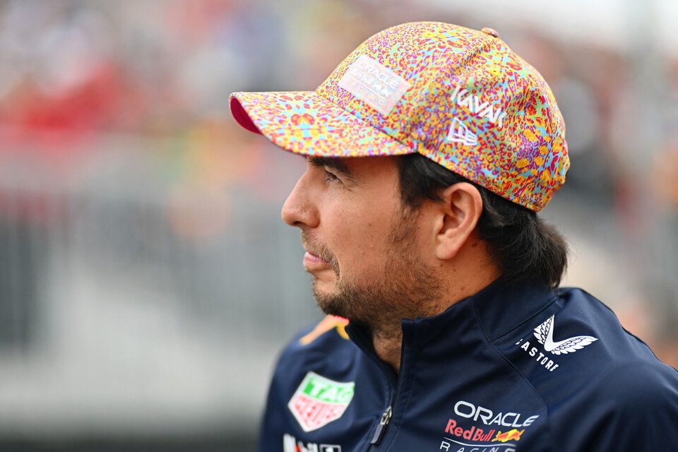 Checo Pérez quedó expuesto por los buenos resultados de Verstappen (Fuente: AFP)