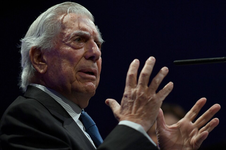 El escritor Mario Vargas Llosa fue internado por coronavirus (Fuente: AFP)