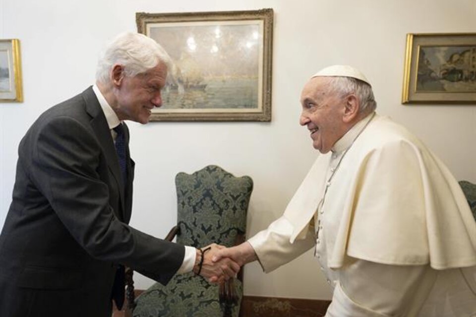 El papa Francisco recibió a Bill Clinton en el Vaticano: de qué hablaron (Fuente: EFE)