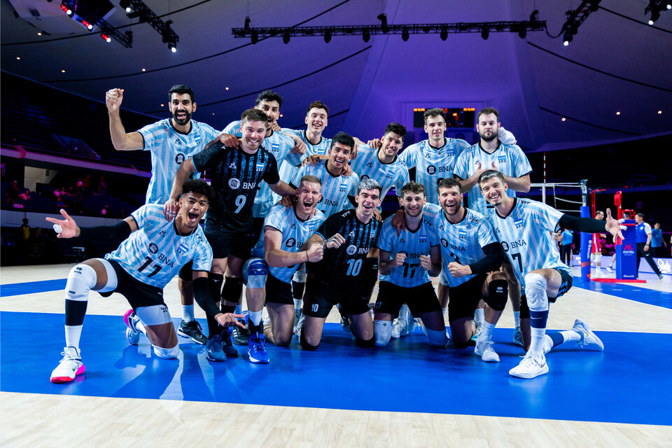 La selección argentina viene de vencer 3 a 1 a Serbia. (Fuente: VNL)