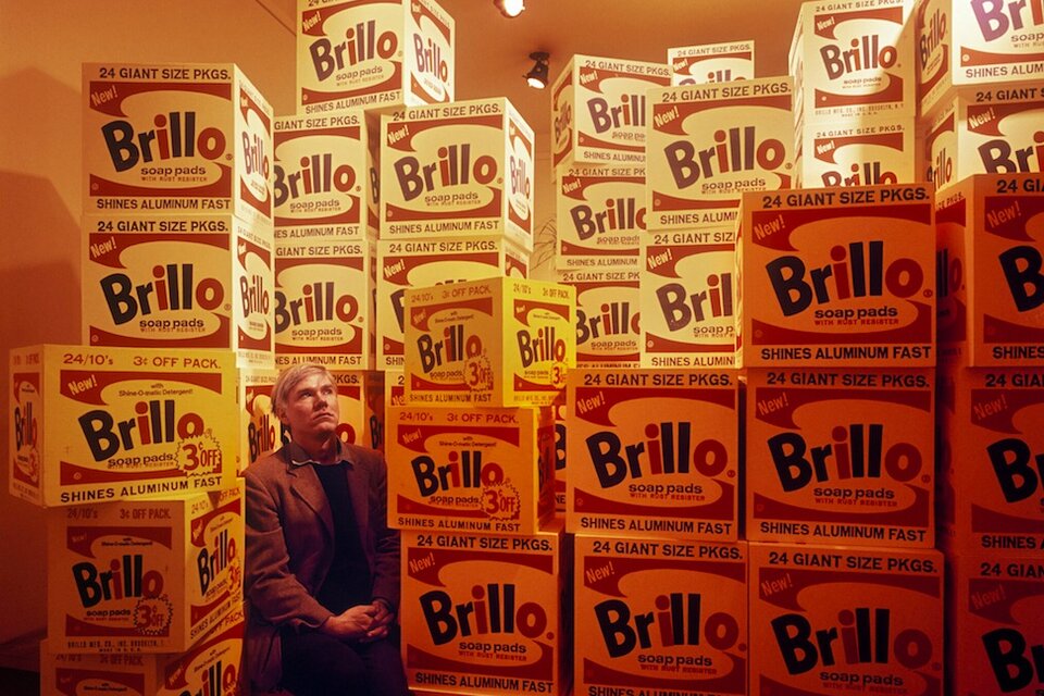 "La vida como arte", una monumental biografía sobre Andy Warhol 