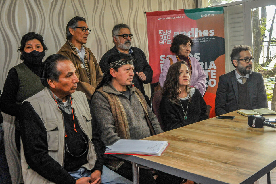 Referentes del CELS y de Andhes y líderes de comunidades indígenas pidieron el cese la persecución.  (Fuente: Télam)