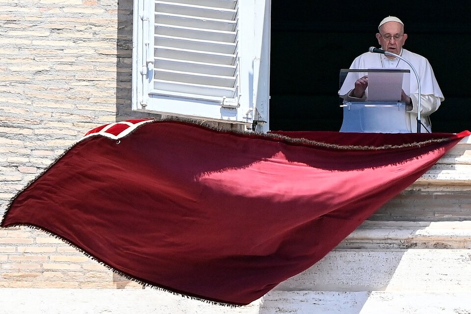 El Papa Francisco pide nuevamente ayudar a los migrantes y no ser indiferentes (Fuente: EFE)