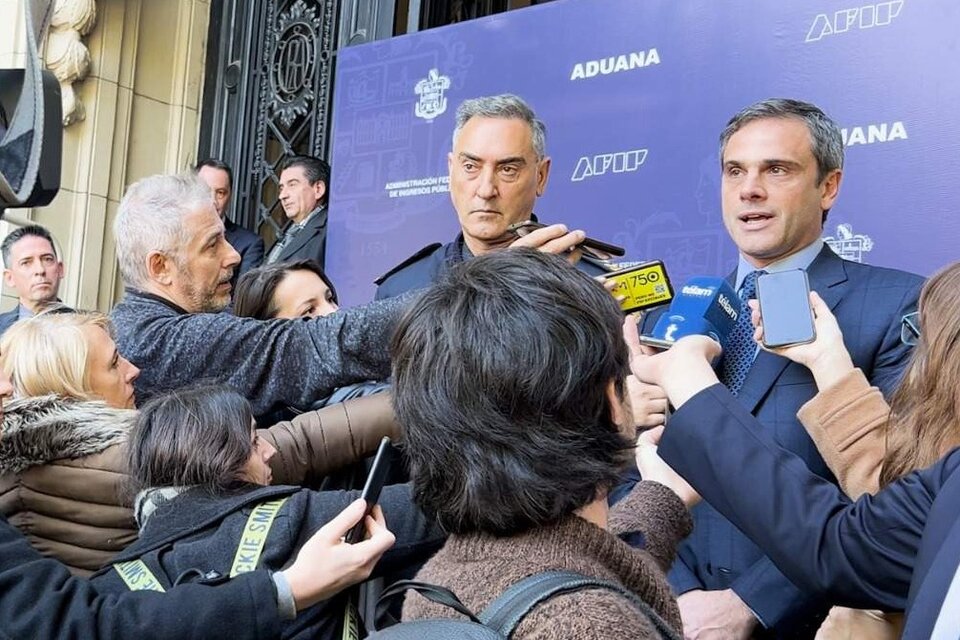 Guillermo Michel, director general de Aduana, informó el lunes sobre la denuncia y los allanamientos