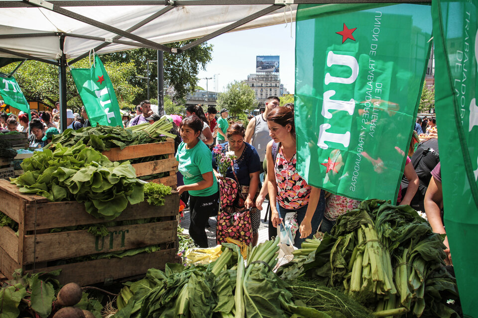 Las organizaciones integrantes de la Mesa Agroalimentaria Nacional se movilizaron el miércoles 5 de julio para presentar un Programa Agrario para el Alimento (Fuente: Bernardino Avila)