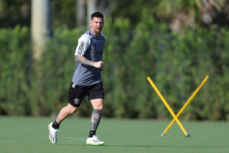 Messi ya entrena con sus nuevos compañeros de equipo. (Fuente: AFP)