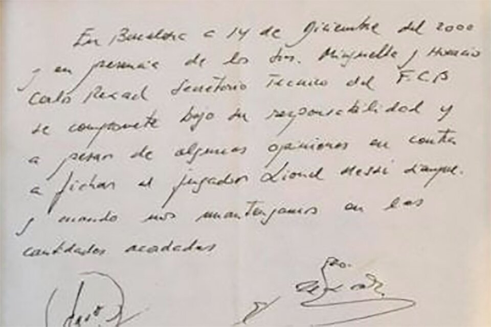 El primer contrato de Messi, firmado en una servilleta, hoy en el Museo de Barcelona