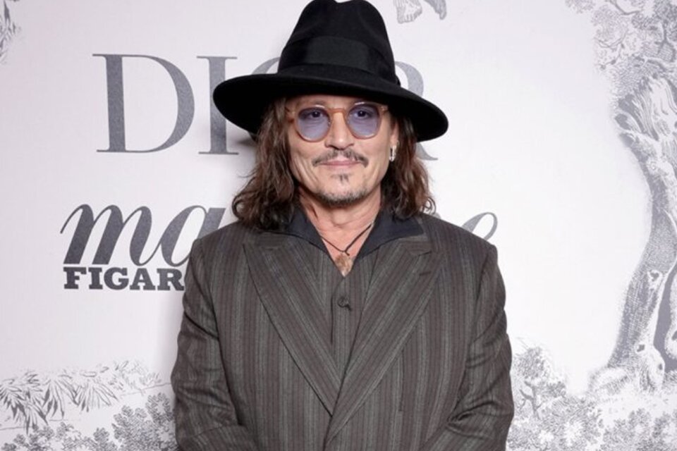 Johnny Depp fue encontrado inconsciente en un hotel durante la gira europea de su banda (Fuente: AFP)