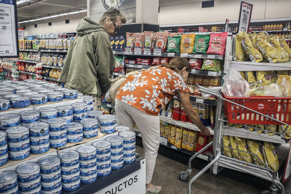 Las ventas en supermercados cayeron 2,5 por ciento en mayo (Fuente: Dafne Gentinetta)
