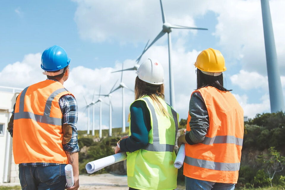 El sector de las energías renovables es un factor de atracción para jóvenes ingenieros.