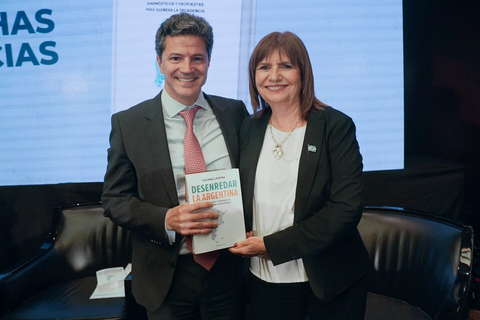 El economista y diputado Luciano Laspina junto a Patricia Bullrich