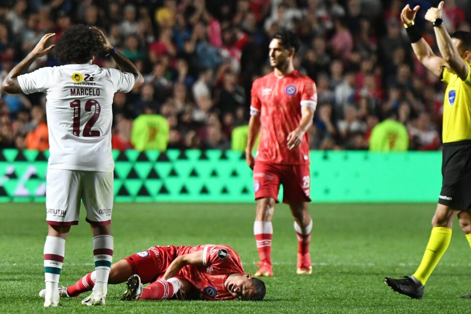 Marcelo se toma tras la infracción sobre Sánchez. (Fuente: Fotobaires)