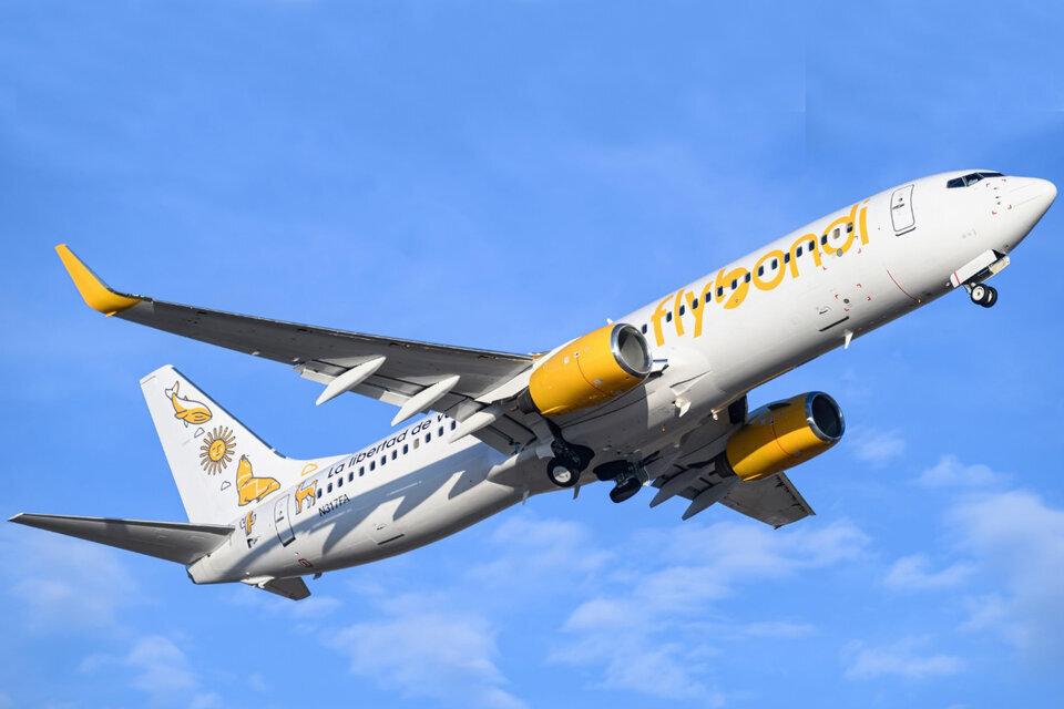 Un pasajero murió en pleno vuelo de Flybondi, que iba de Bariloche a Córdoba. 